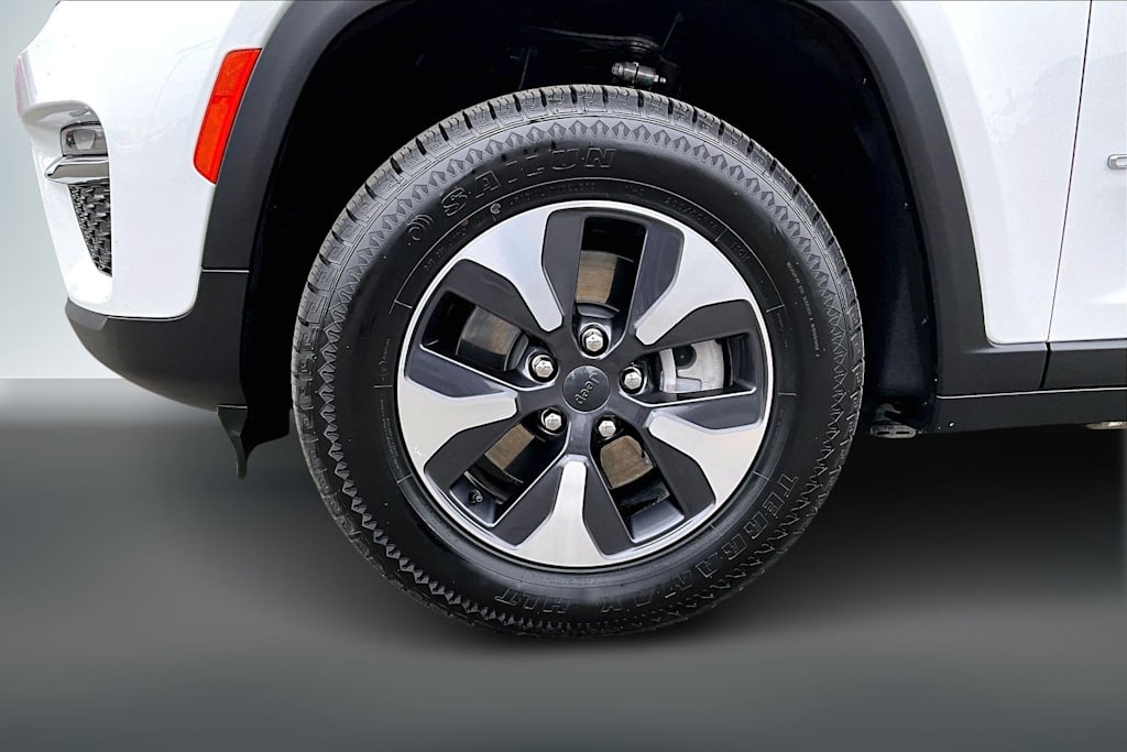 Thumbnail: 2024 Jeep Grand Cherokee - 8