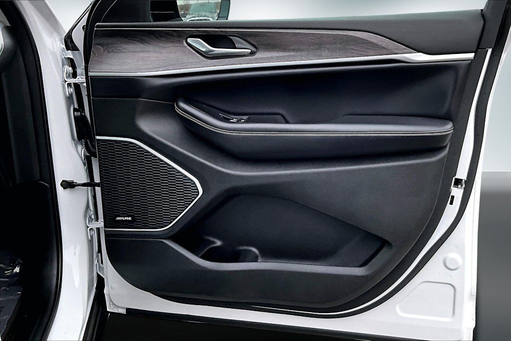 Thumbnail: 2024 Jeep Grand Cherokee - 28