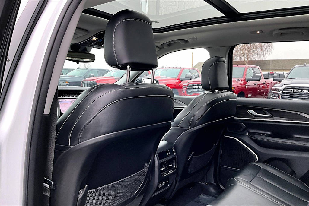 Thumbnail: 2024 Jeep Grand Cherokee - 13