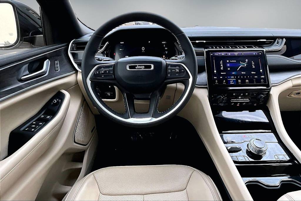 Thumbnail: 2022 Jeep Grand Cherokee - 14