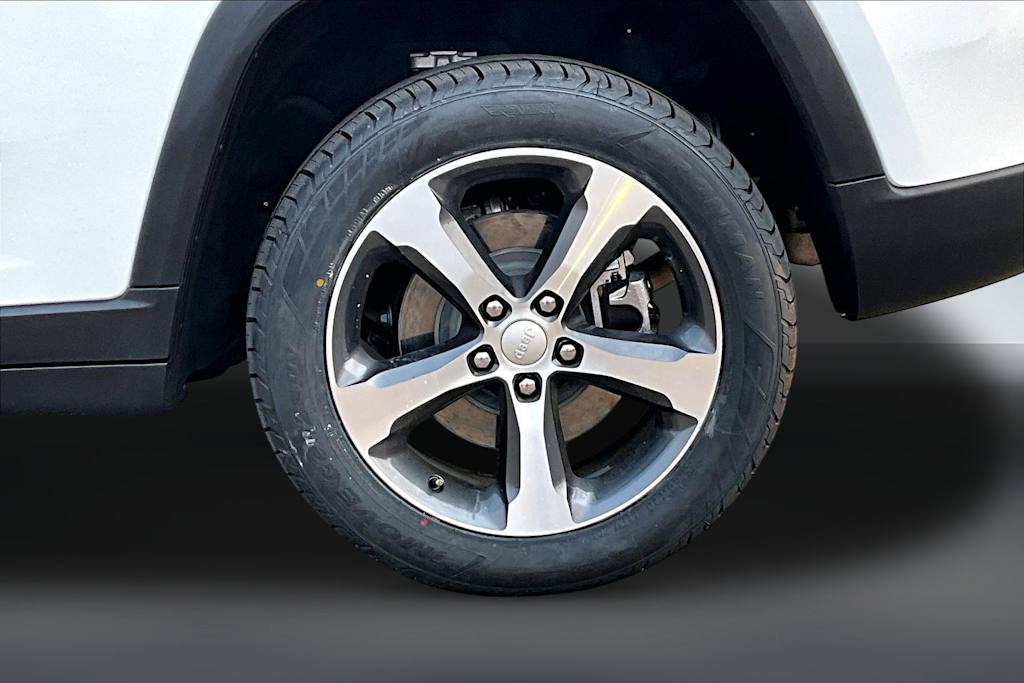 Thumbnail: 2022 Jeep Grand Cherokee - 34
