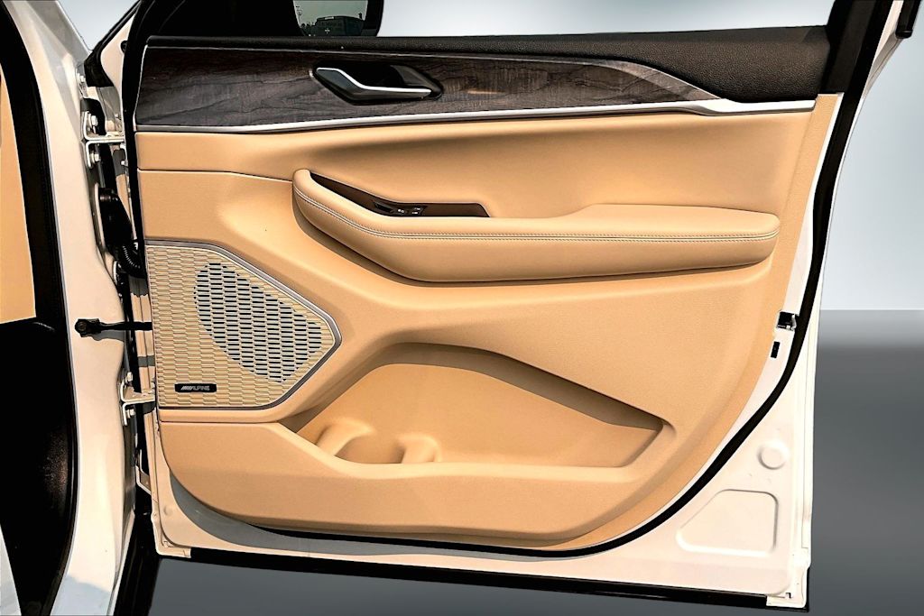 Thumbnail: 2022 Jeep Grand Cherokee - 29