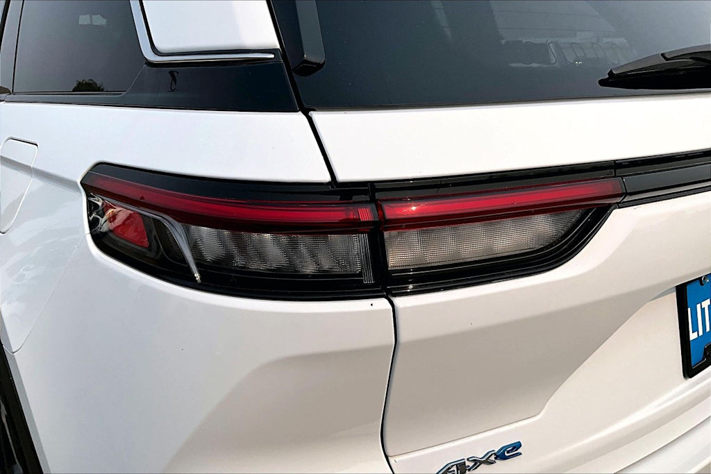 Thumbnail: 2022 Jeep Grand Cherokee - 32