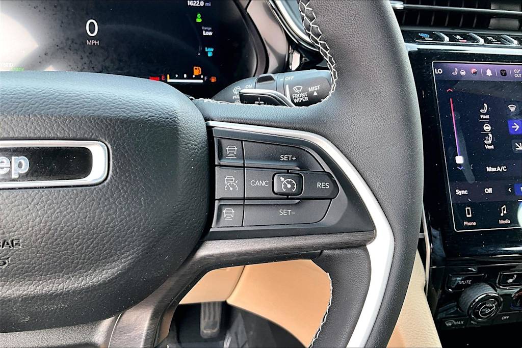 Thumbnail: 2022 Jeep Grand Cherokee - 27