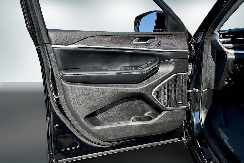 Thumbnail: 2023 Jeep Grand Cherokee - 27