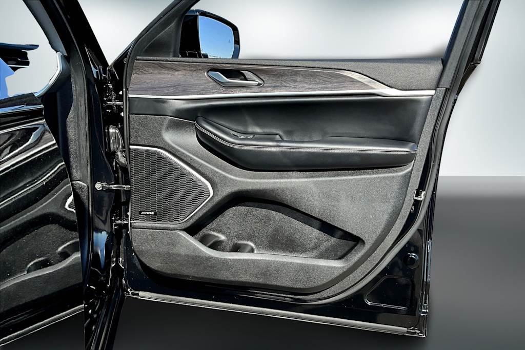 Thumbnail: 2023 Jeep Grand Cherokee - 28