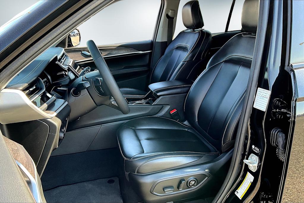 Thumbnail: 2023 Jeep Grand Cherokee - 11