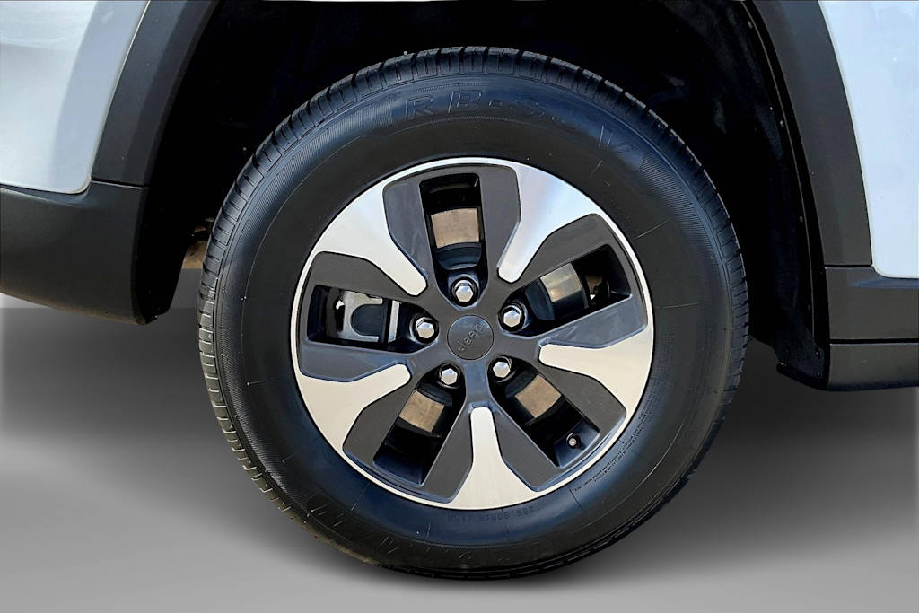 Thumbnail: 2024 Jeep Grand Cherokee - 36