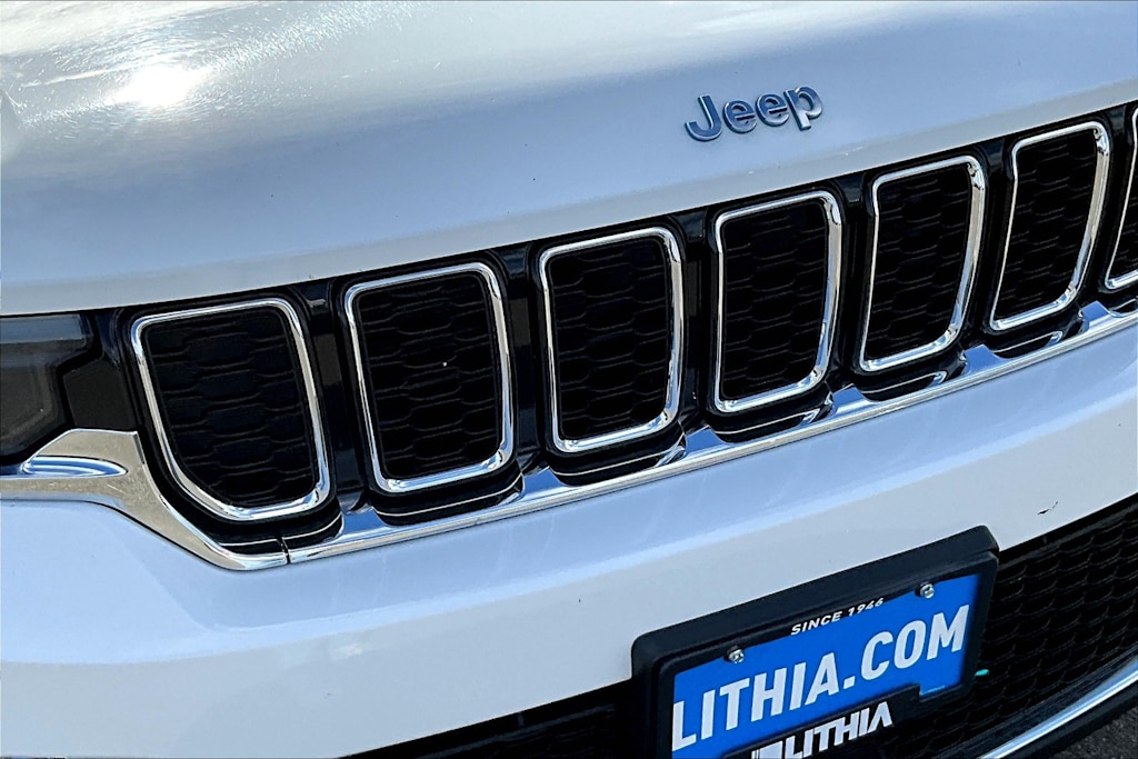 Thumbnail: 2024 Jeep Grand Cherokee - 34