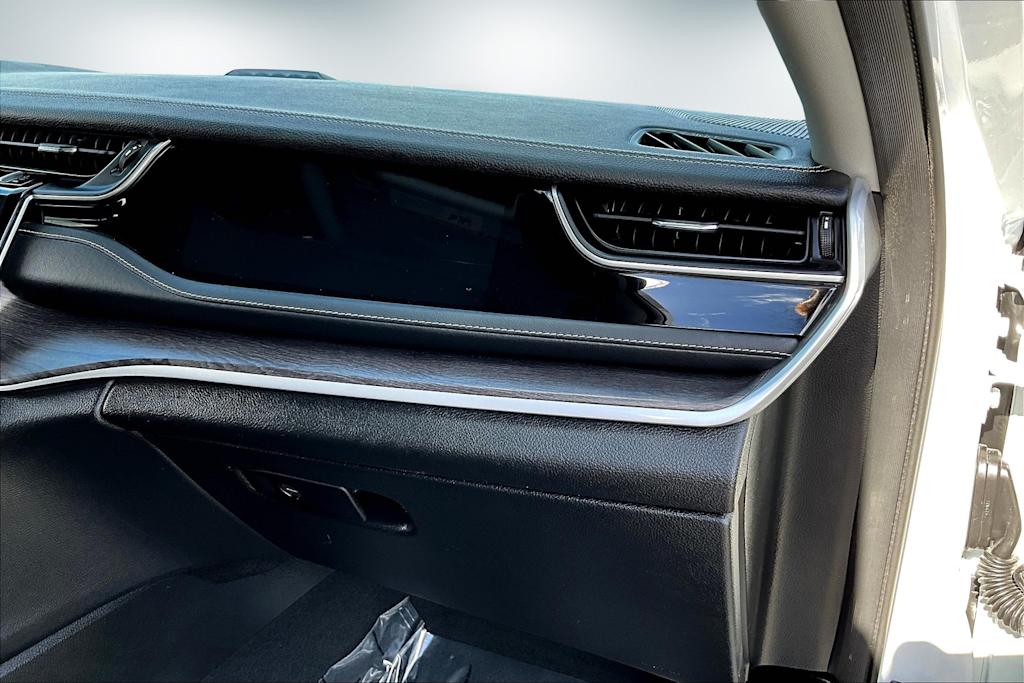 Thumbnail: 2024 Jeep Grand Cherokee - 23