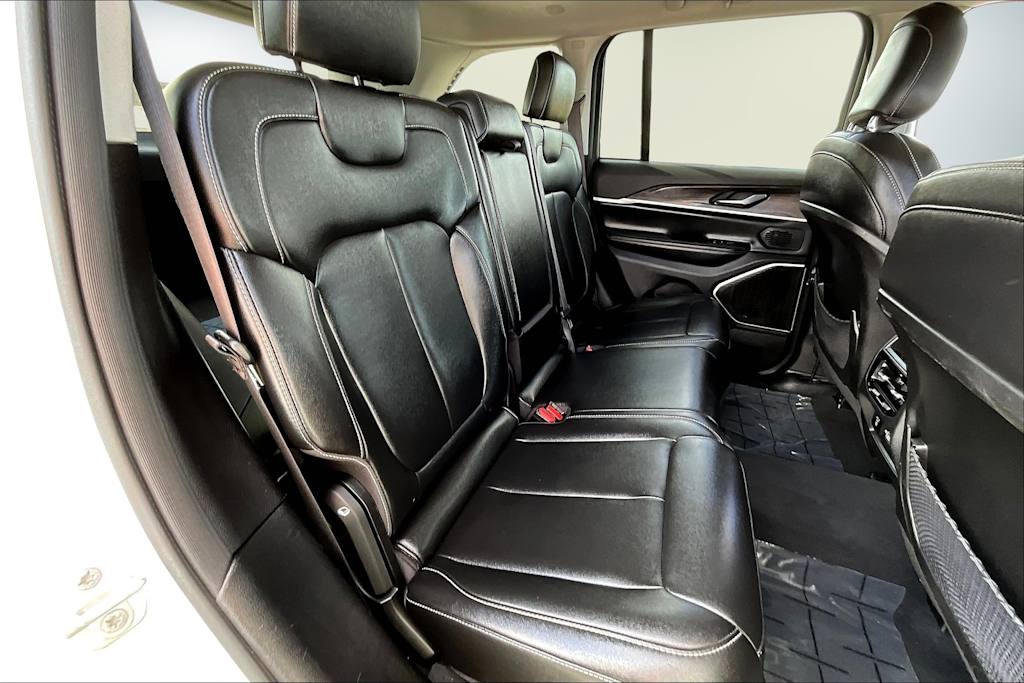 Thumbnail: 2024 Jeep Grand Cherokee - 30