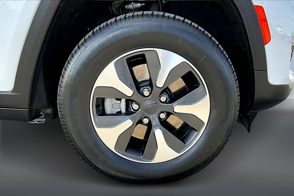 Thumbnail: 2024 Jeep Grand Cherokee - 35