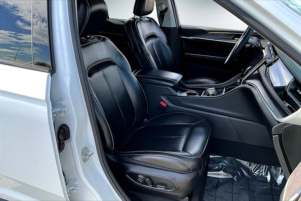 Thumbnail: 2024 Jeep Grand Cherokee - 12