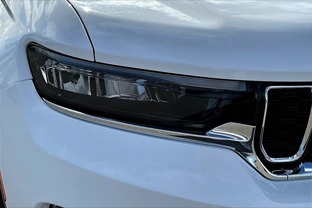 Thumbnail: 2024 Jeep Grand Cherokee - 32