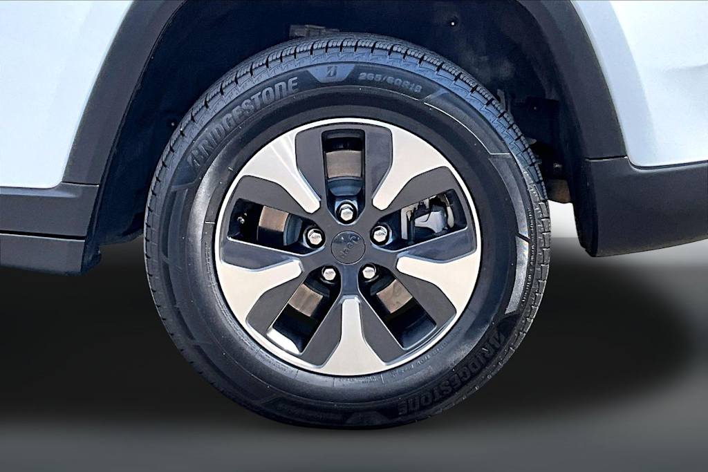 Thumbnail: 2024 Jeep Grand Cherokee - 34
