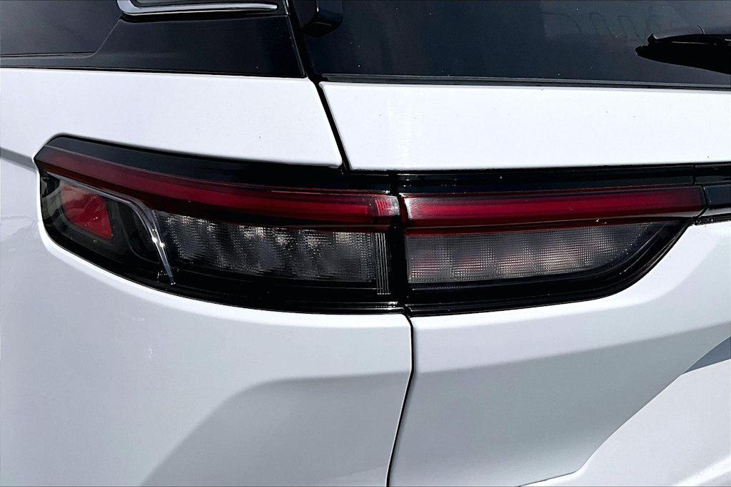 Thumbnail: 2024 Jeep Grand Cherokee - 32