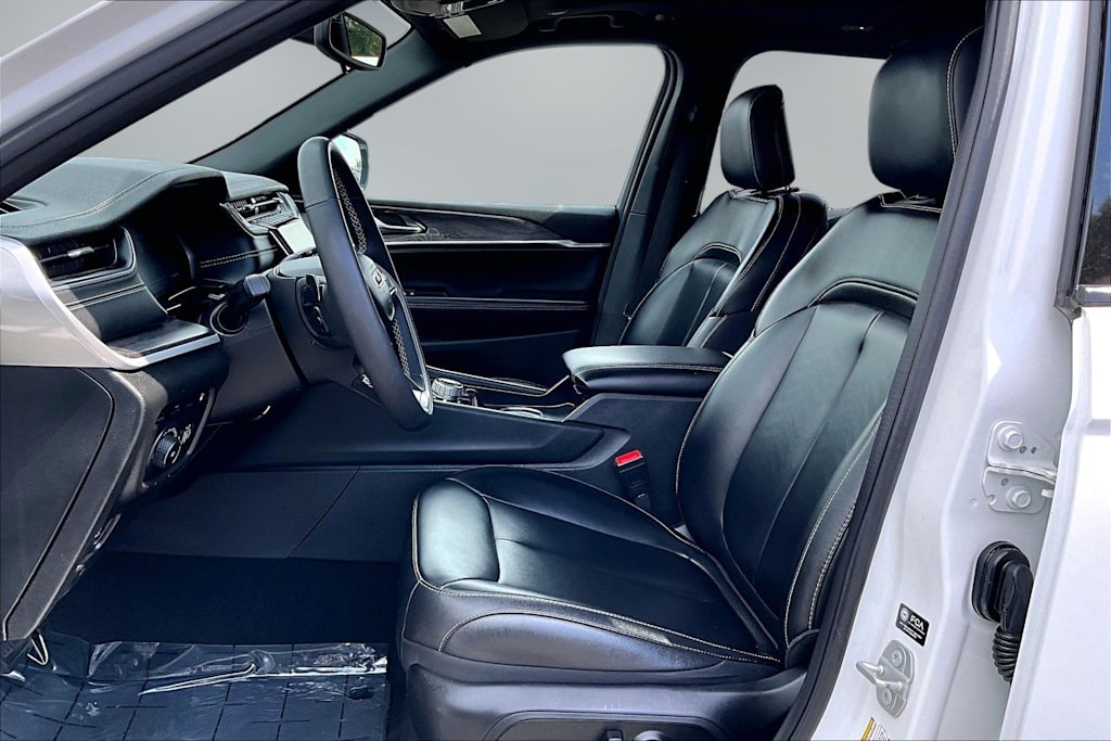 Thumbnail: 2024 Jeep Grand Cherokee - 11