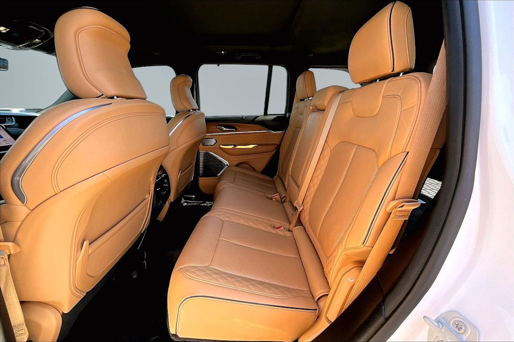Thumbnail: 2024 Jeep Grand Cherokee - 13