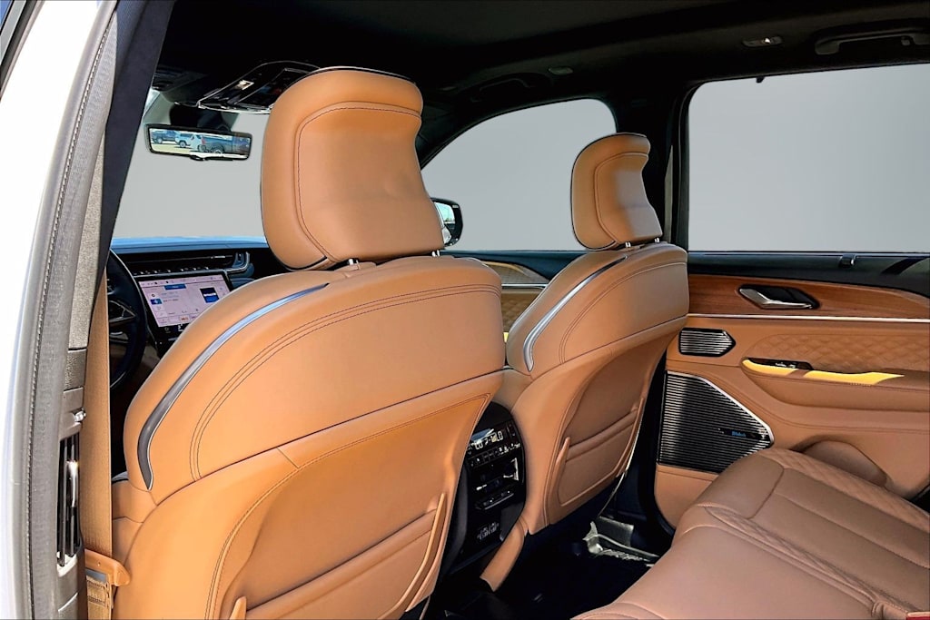 Thumbnail: 2024 Jeep Grand Cherokee - 12