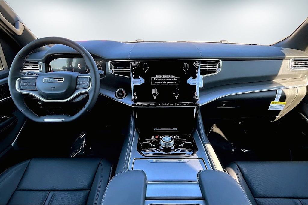 Thumbnail: 2026 Jeep Grand Wagoneer L - 10