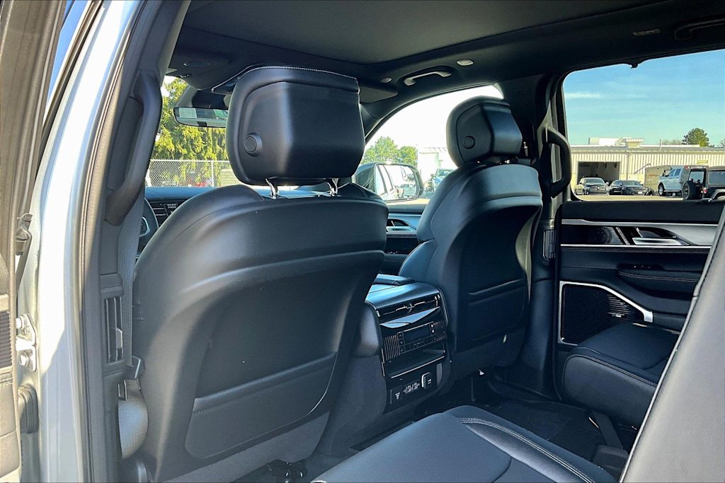 Thumbnail: 2026 Jeep Grand Wagoneer L - 13