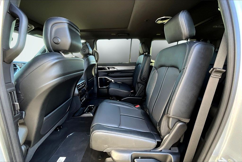 Thumbnail: 2026 Jeep Grand Wagoneer L - 20