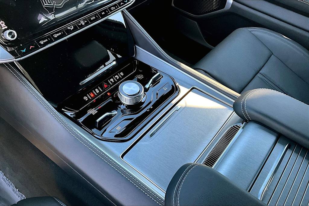 Thumbnail: 2026 Jeep Grand Wagoneer L - 16