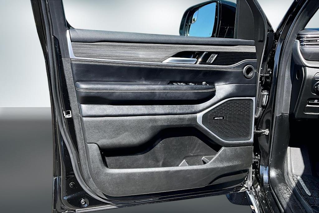 Thumbnail: 2024 Jeep Wagoneer - 26