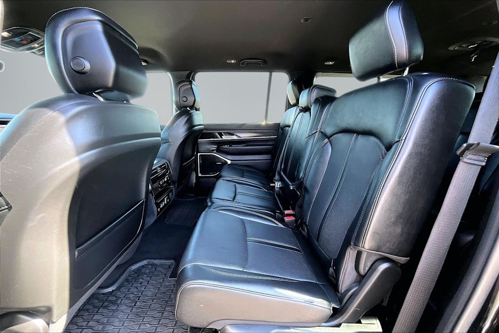 Thumbnail: 2024 Jeep Wagoneer - 28