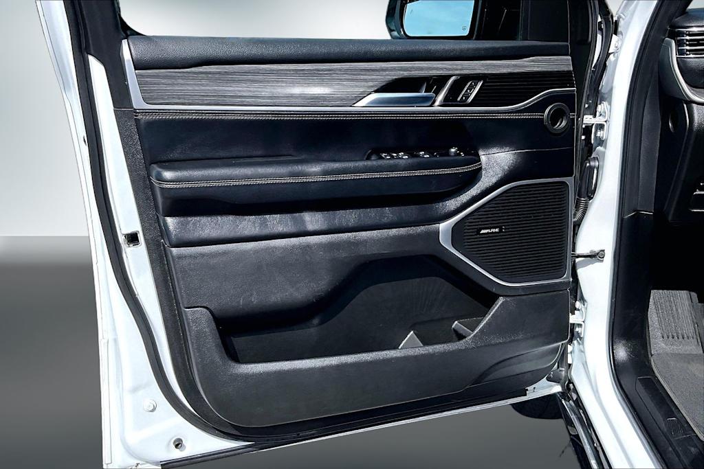 Thumbnail: 2024 Jeep Wagoneer - 27