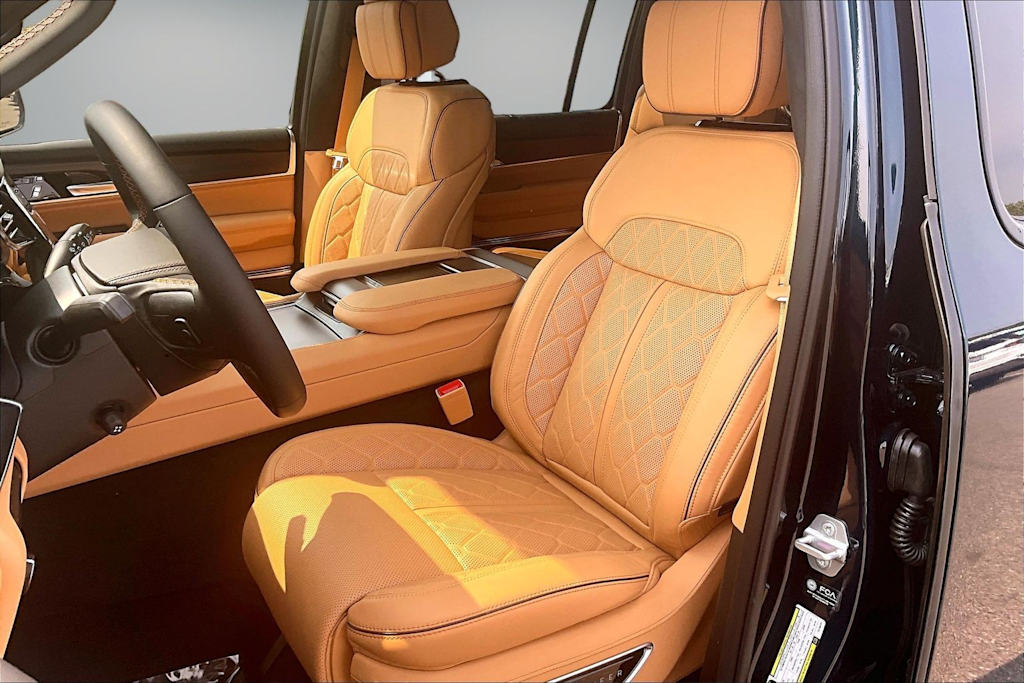 Thumbnail: 2026 Jeep Grand Wagoneer L - 11