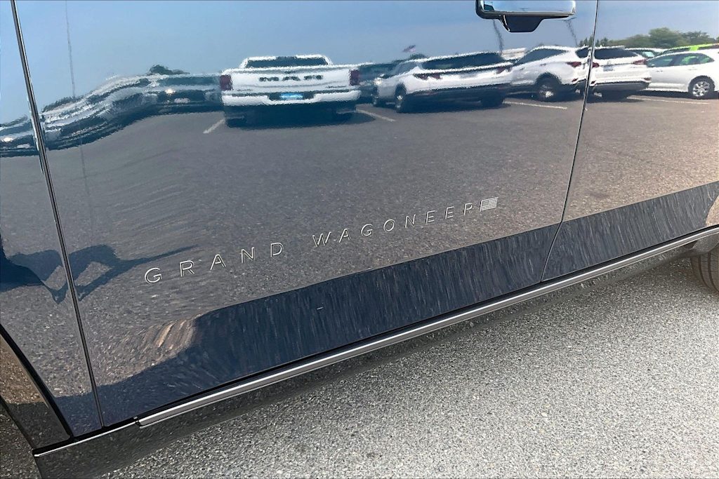 Thumbnail: 2026 Jeep Grand Wagoneer L - 7