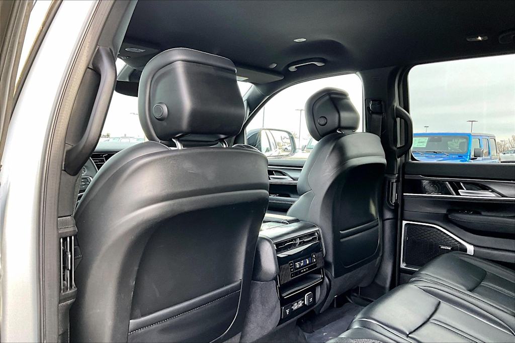 Thumbnail: 2023 Jeep Wagoneer - 13