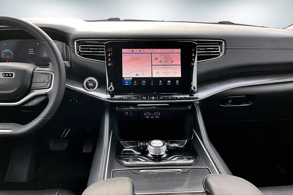 Thumbnail: 2023 Jeep Wagoneer - 15