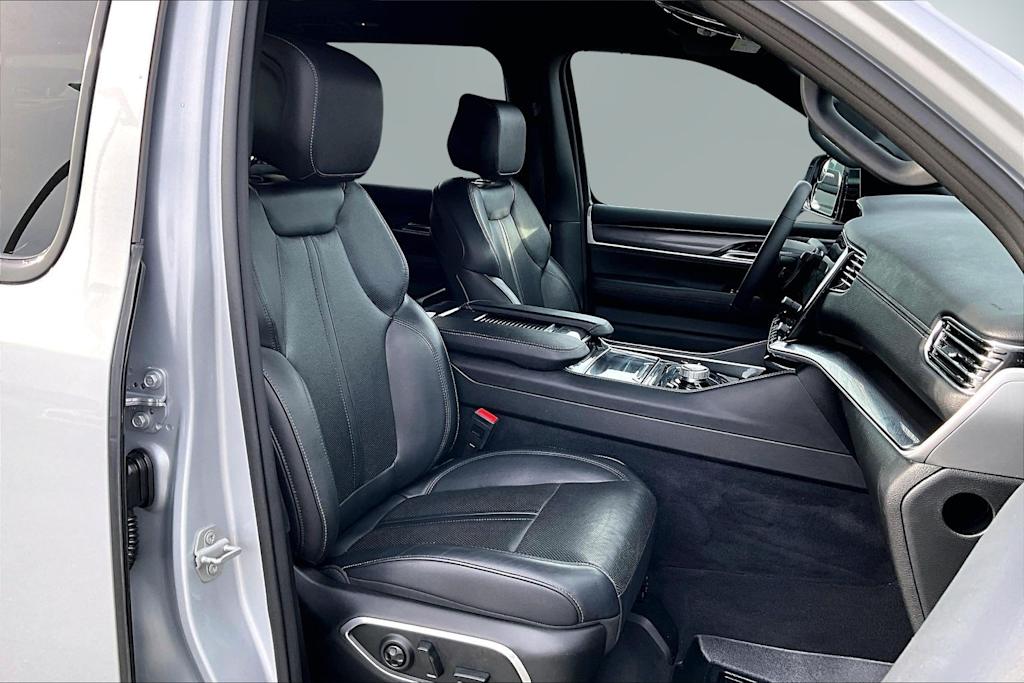 Thumbnail: 2023 Jeep Wagoneer - 12