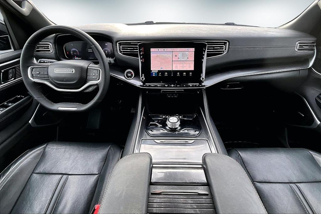 Thumbnail: 2023 Jeep Wagoneer - 10