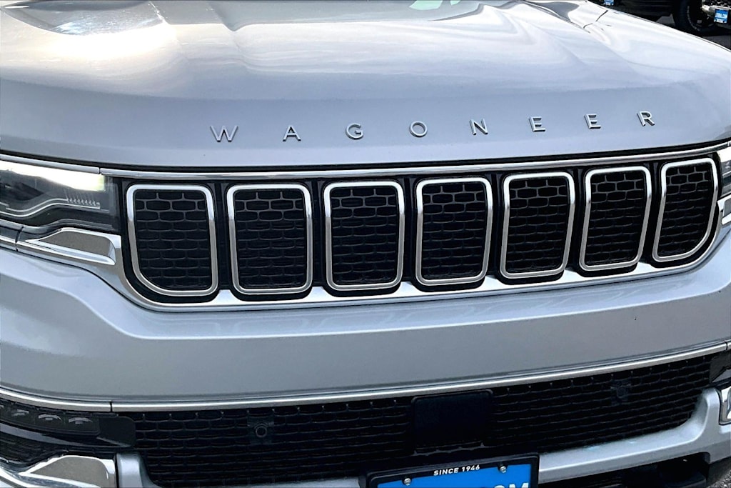 Thumbnail: 2023 Jeep Wagoneer - 7