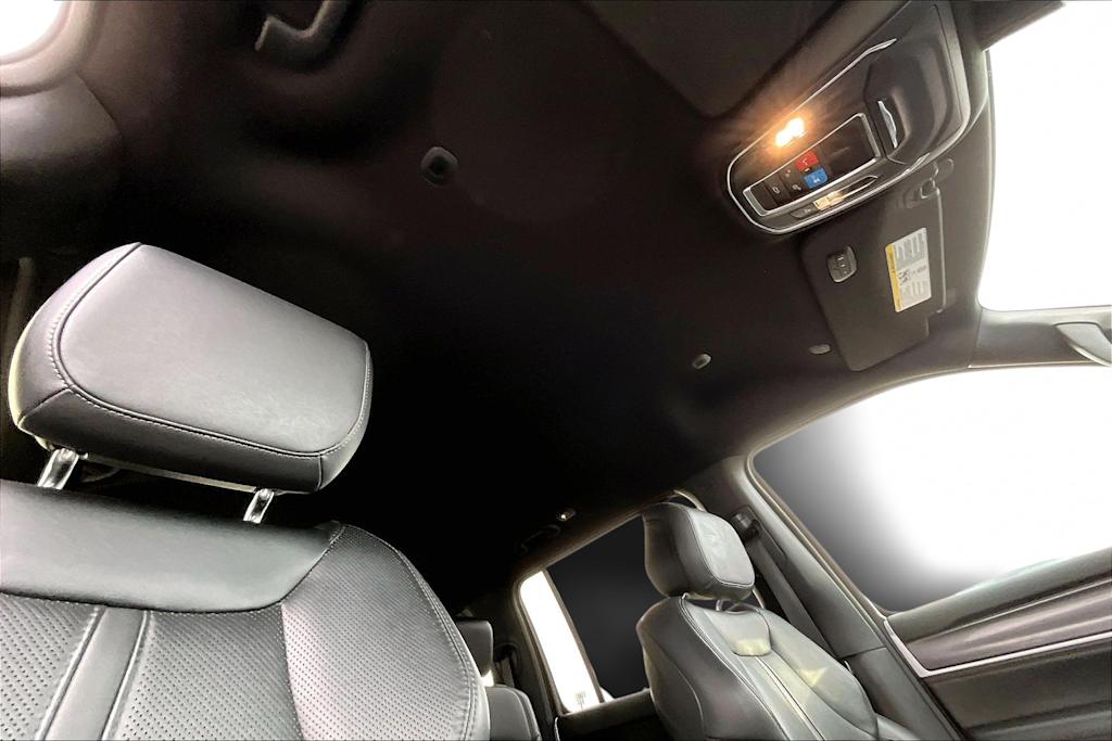 Thumbnail: 2023 Jeep Wagoneer - 31