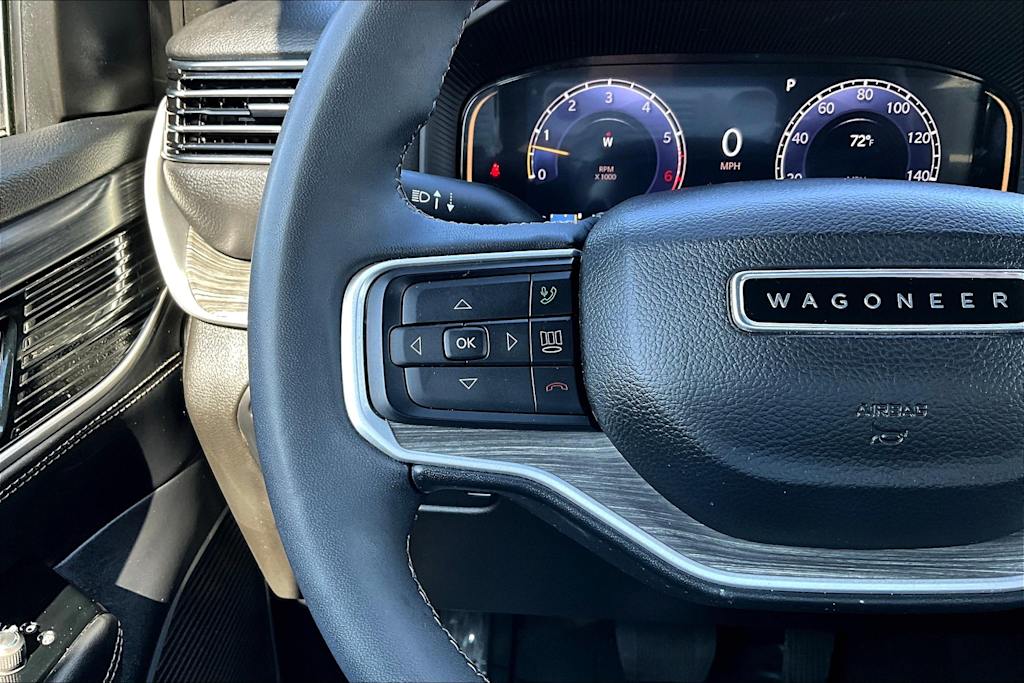 Thumbnail: 2023 Jeep Wagoneer - 23