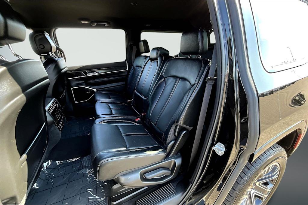 Thumbnail: 2023 Jeep Wagoneer - 12