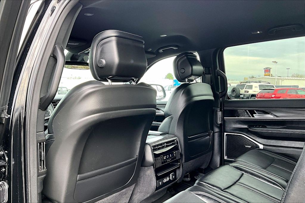 Thumbnail: 2023 Jeep Wagoneer - 12