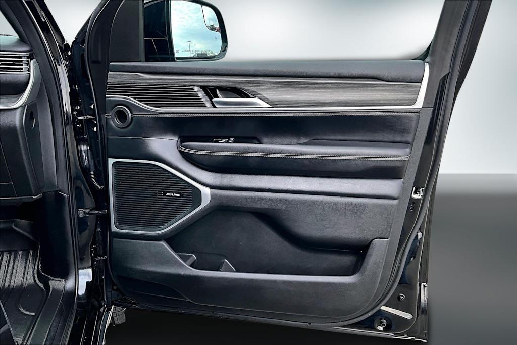 Thumbnail: 2023 Jeep Wagoneer - 27