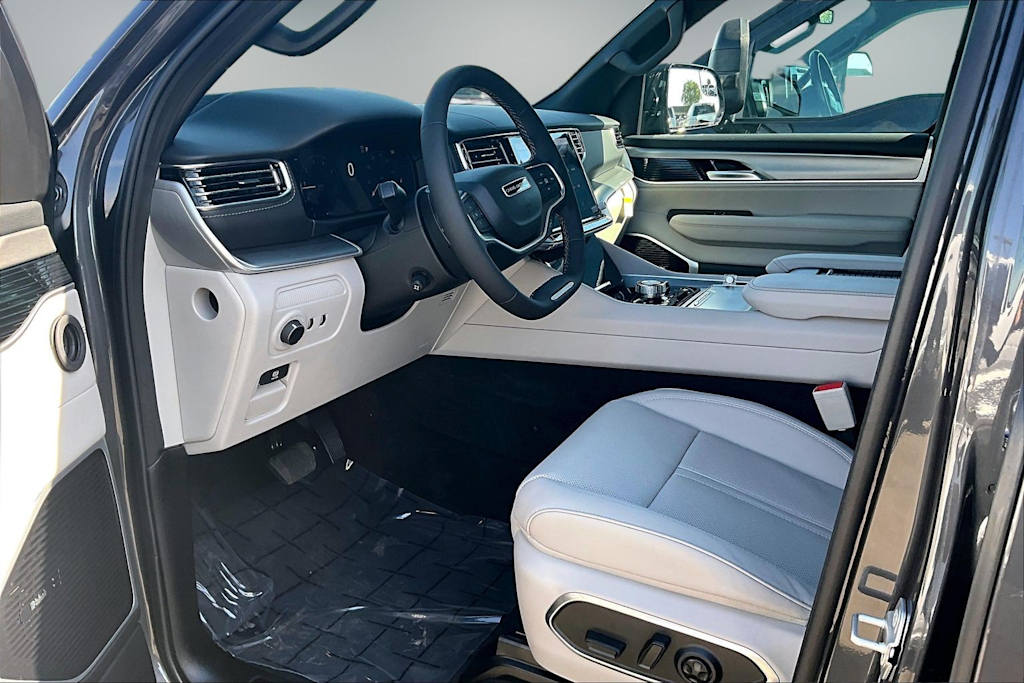 Thumbnail: 2026 Jeep Grand Wagoneer - 11