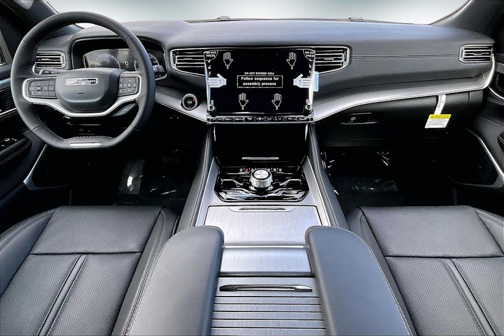 Thumbnail: 2026 Jeep Grand Wagoneer - 8