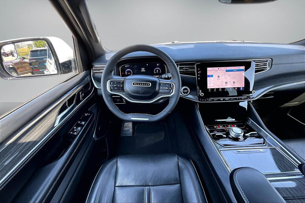 Thumbnail: 2022 Jeep Wagoneer - 14