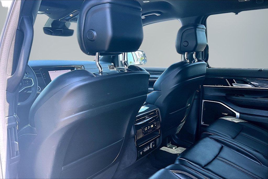 Thumbnail: 2022 Jeep Wagoneer - 12