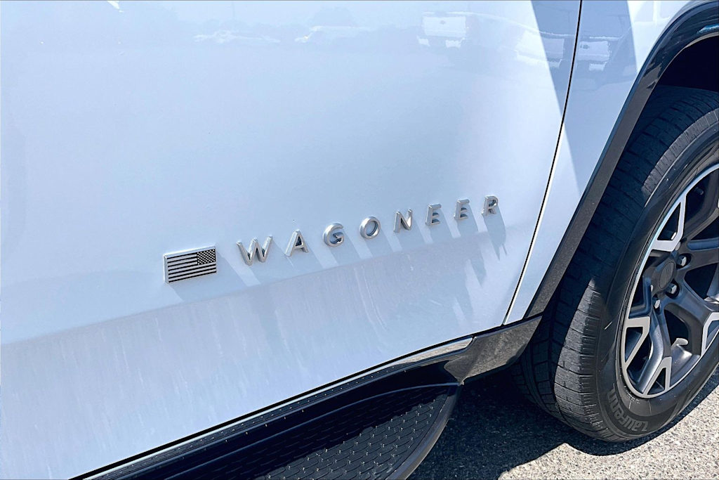 Thumbnail: 2022 Jeep Wagoneer - 7