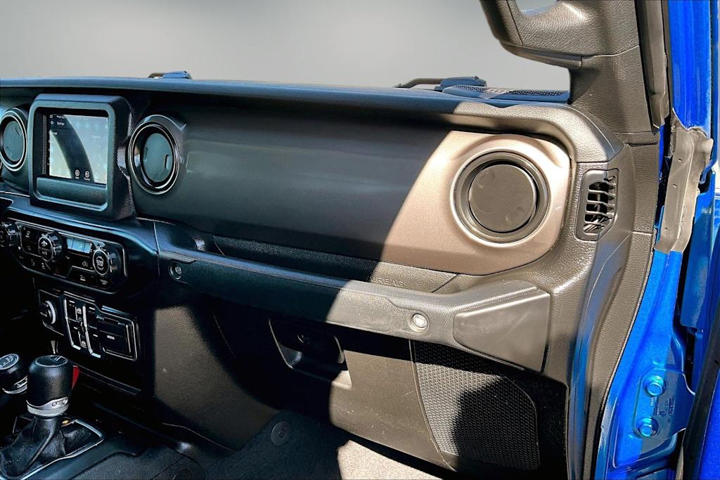 Thumbnail: 2021 Jeep Gladiator - 24