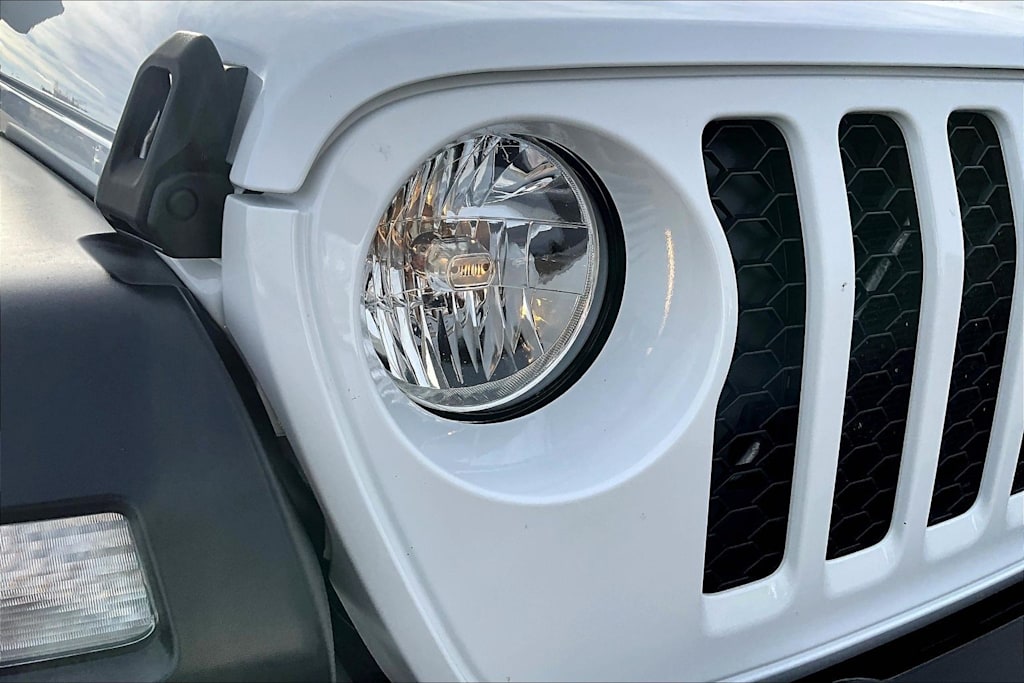 Thumbnail: 2020 Jeep Gladiator - 32