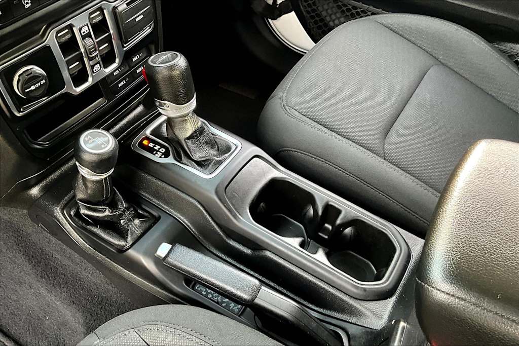 Thumbnail: 2020 Jeep Gladiator - 17